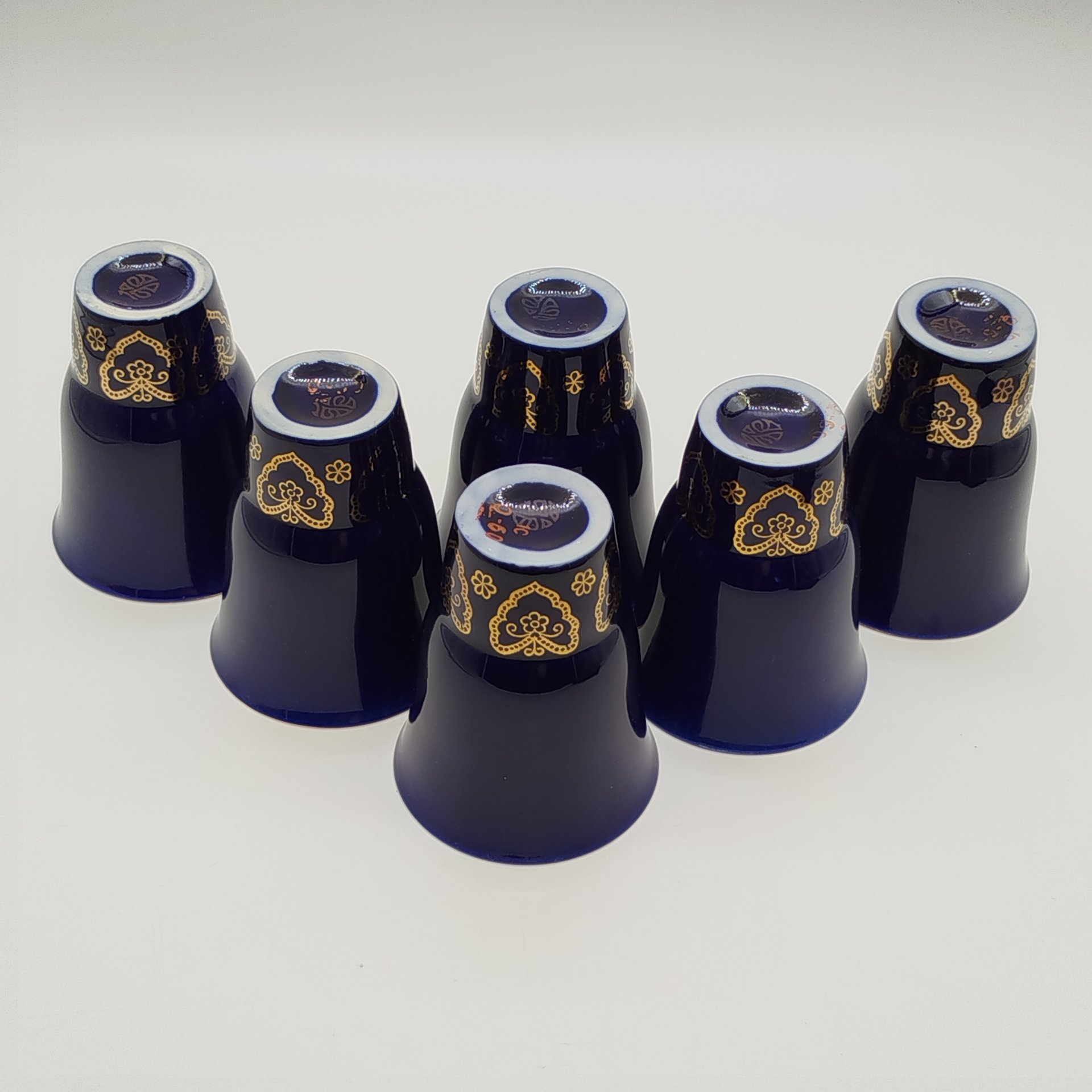 Набор из шести стаканов с растительным декором