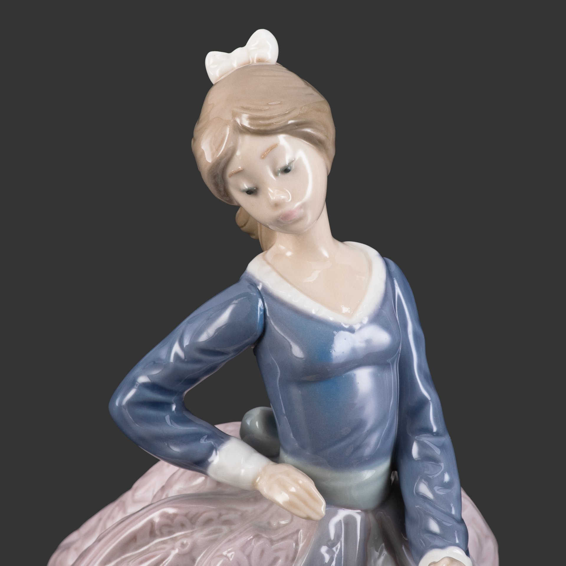 Статуэтка "Evita" ("Эвита", "Девушка с зонтиком"), скульптор Jose Puche, Lladro