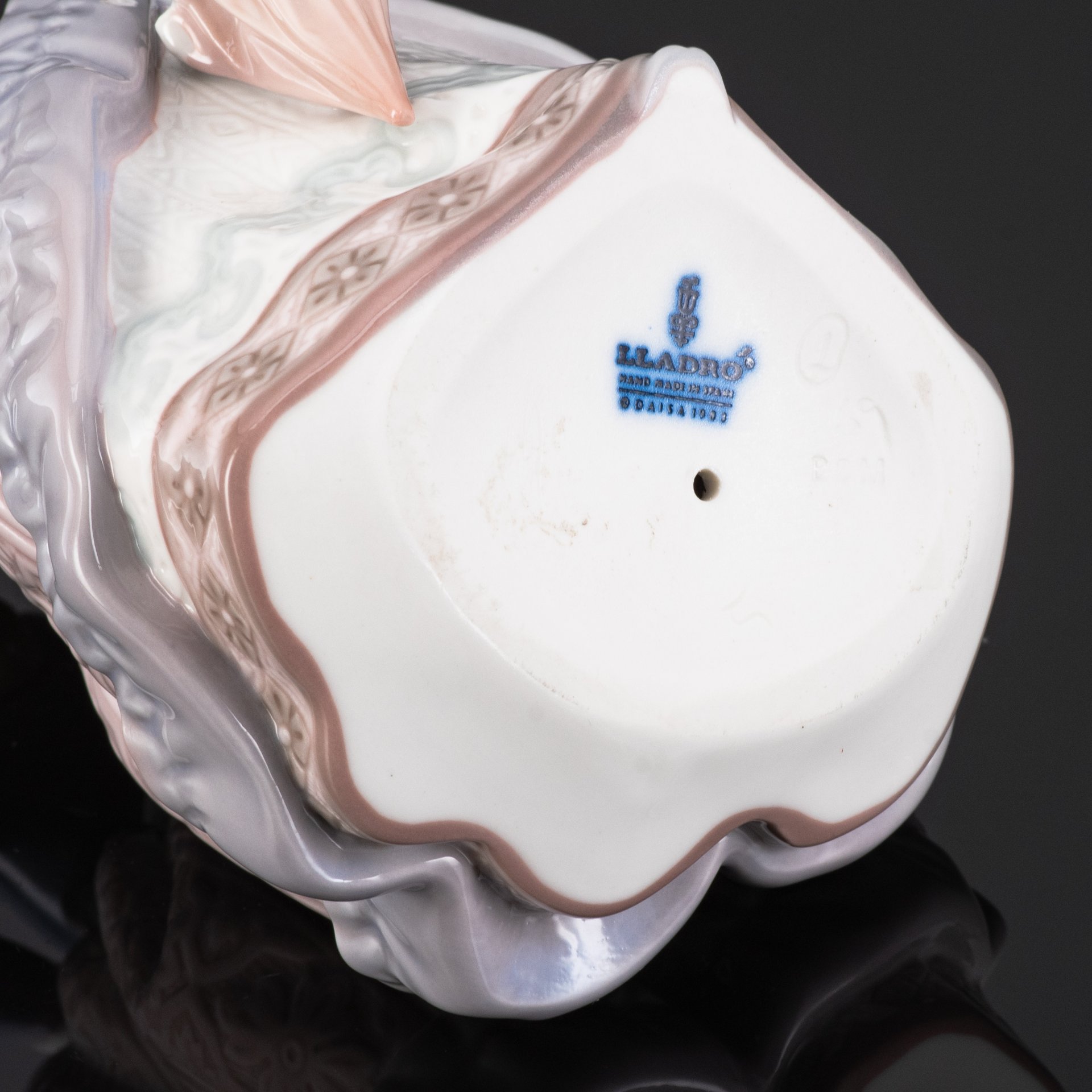 Статуэтка "Evita" ("Эвита", "Девушка с зонтиком"), скульптор Jose Puche, Lladro