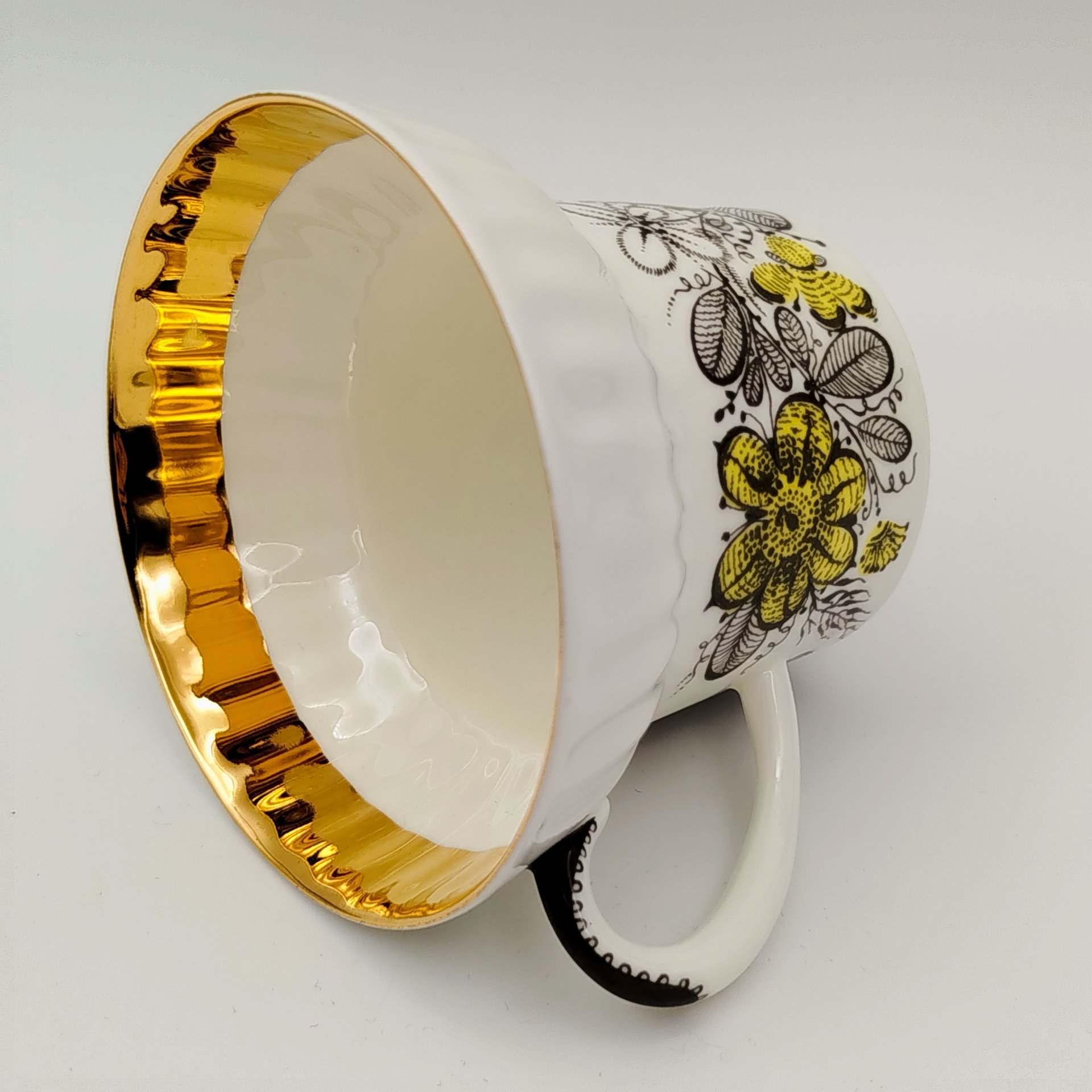 Пара чайная "Русское кружево", автор формы "Волна" Криммер Э.М., автор рисунка Беспалова-Михалева Т.Н.