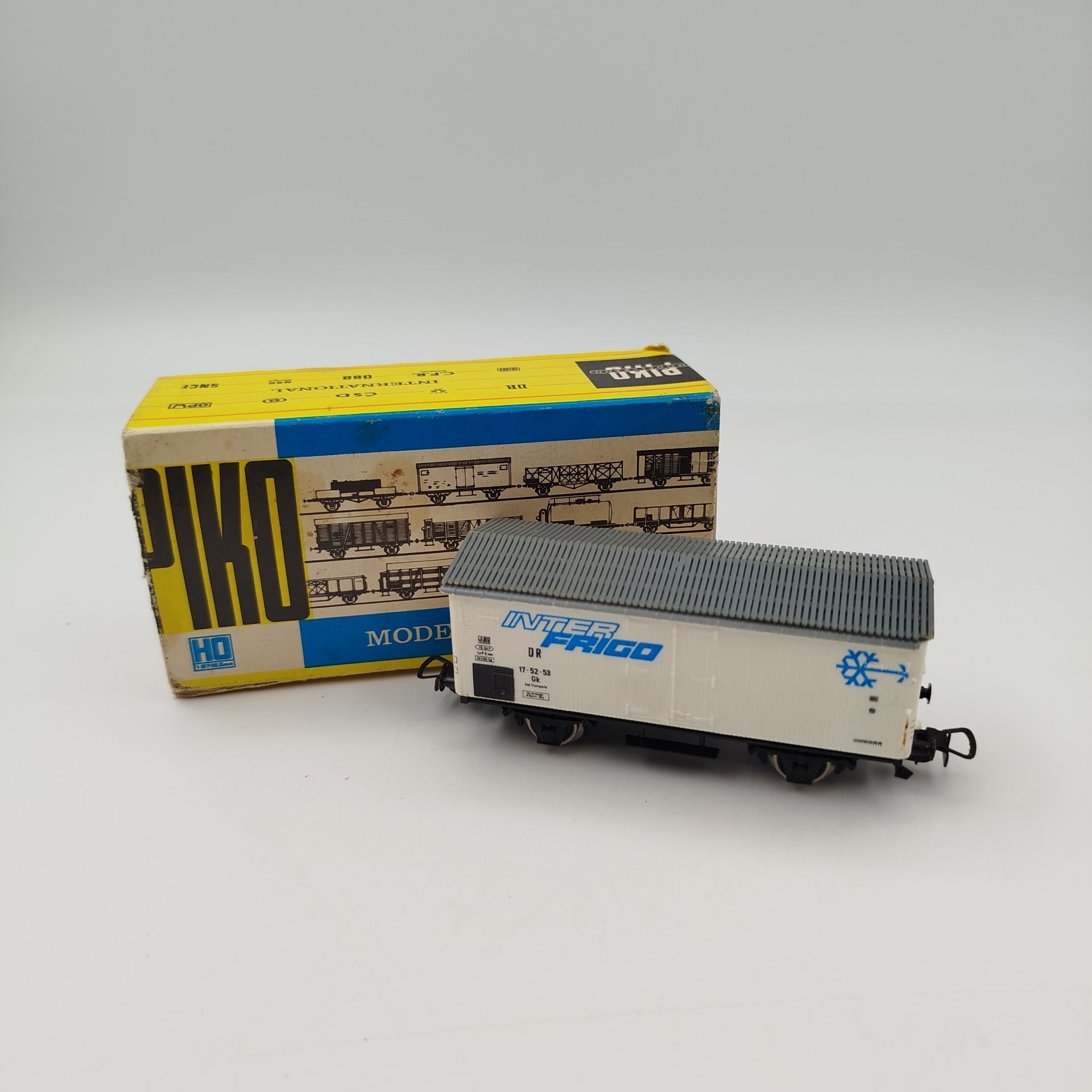 Модель железнодорожного вагона-холодильника "Inter Frigo", в оригинальной коробке, пластик, картон, Piko, ГДР, 1970-1990 гг.