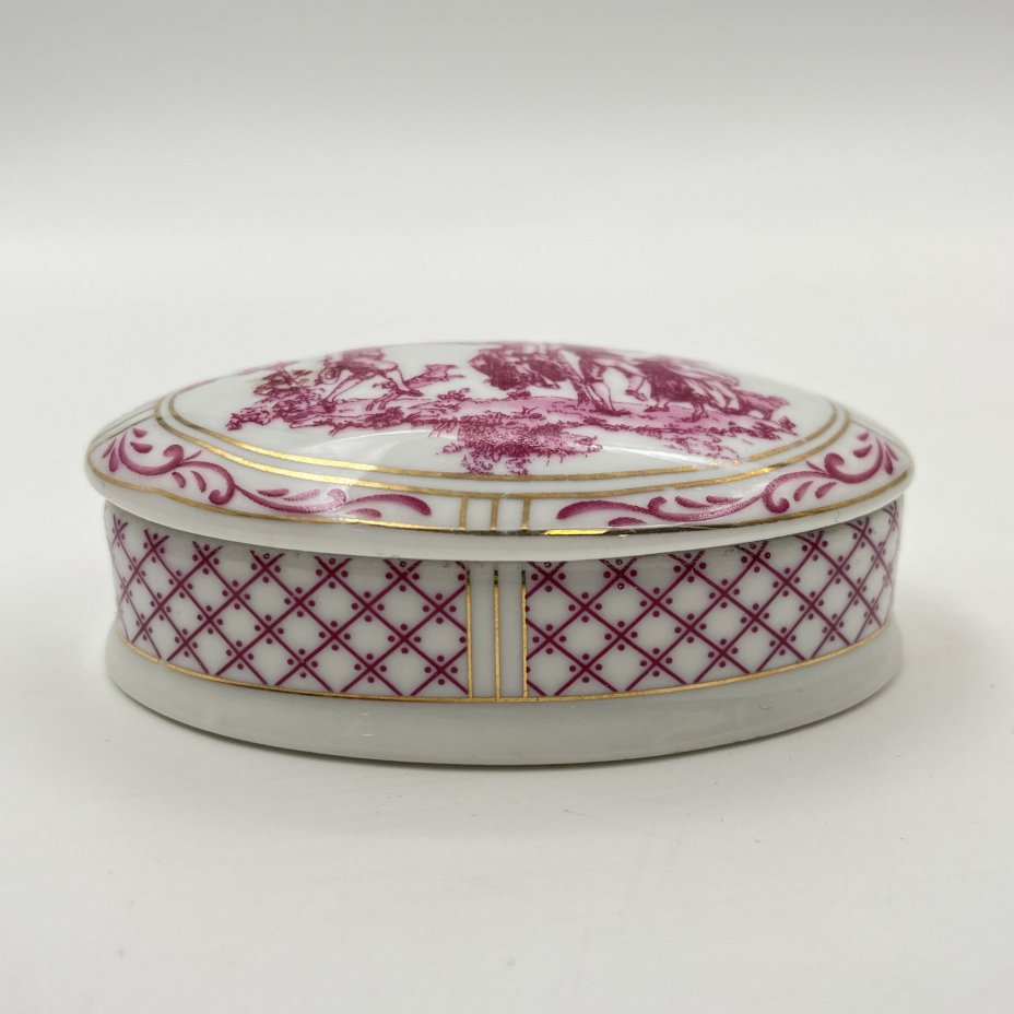 Шкатулка овальная миниатюрная "Пасторальный танец"