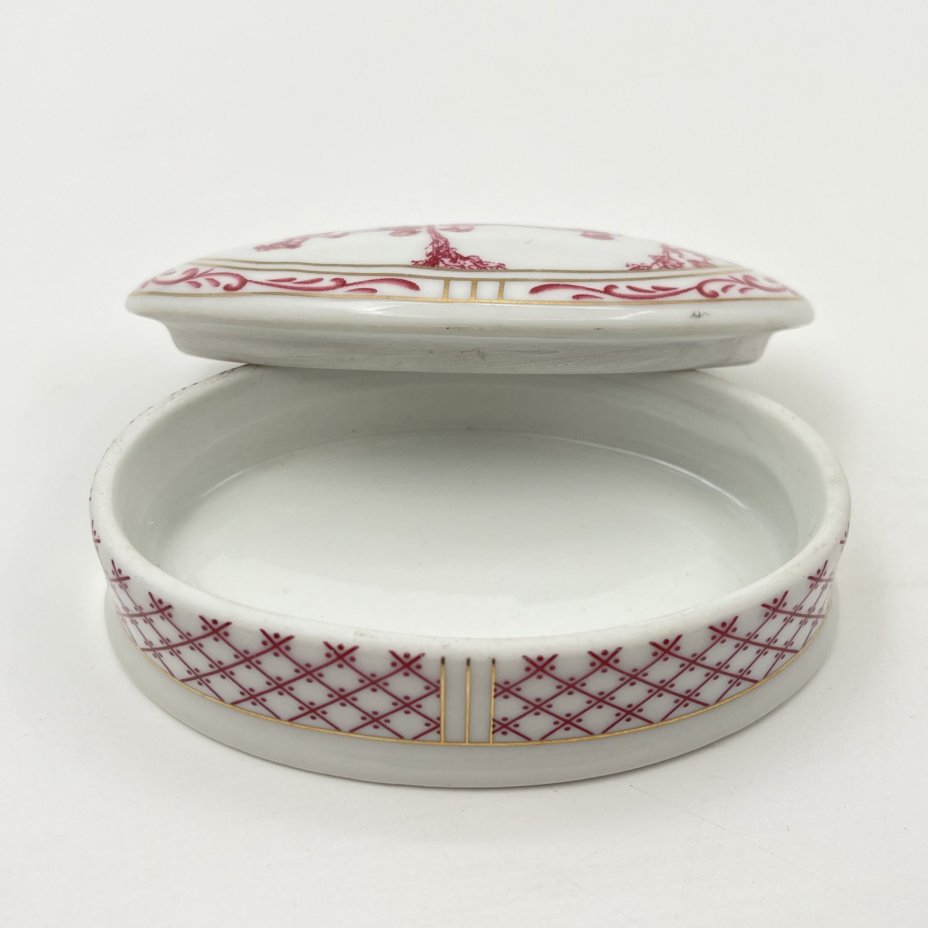 Шкатулка овальная миниатюрная "Пасторальный танец"