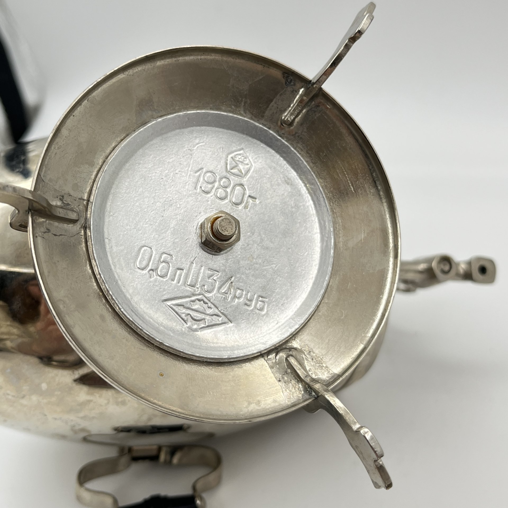 Штоф для крепких напитков в виде самовара "Москва 80", металл, пластик, СССР, 1980 г.