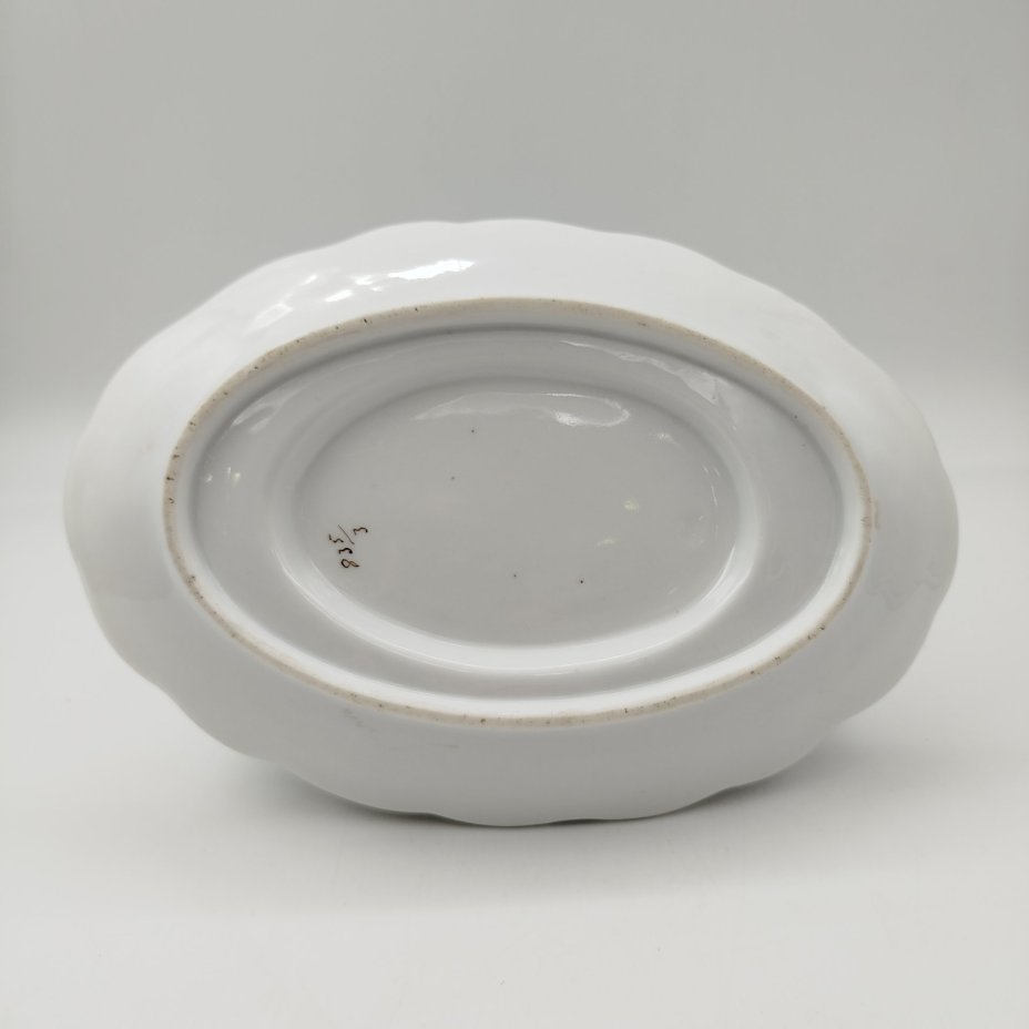 Соусник с ложкой, декорированные изображением сирени и ландышей