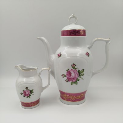 Кофейник и молочник, украшенные изображением роз, фарфор, люстр, деколь, золочение, Spezial Eisenberg Porzellan (SEP), ГДР, 1960-1980 гг.