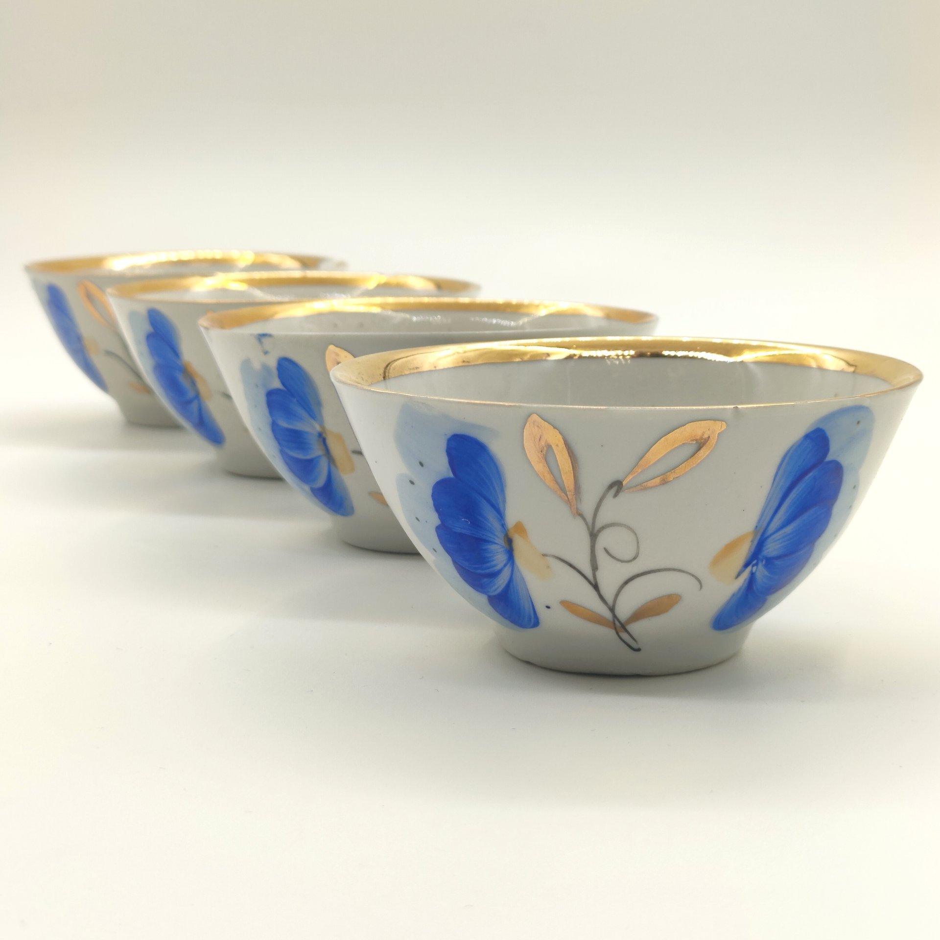 Набор пиал с цветочным декором на 4 персоны, фарфор, роспись, золочение, Ташкентский фарфоровый завод, СССР, 1973-1983 гг.