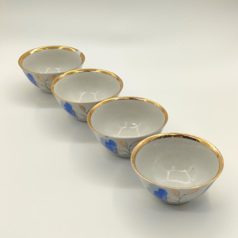 Набор пиал с цветочным декором на 4 персоны, фарфор, роспись, золочение, Ташкентский фарфоровый завод, СССР, 1973-1983 гг.