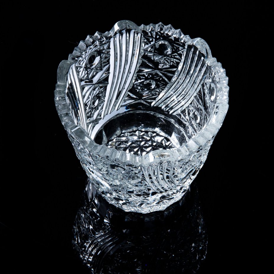 Ваза с рельефным декором, хрусталь, алмазная грань, СССР, 1970-1990 гг.