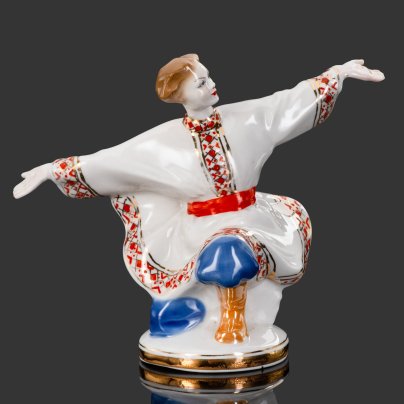 Статуэтка "Танцор", фарфор, роспись, золочение, Коростенский фарфоровый завод (КФЗ), СССР, 1950-1959 гг., Коростенский фарфоровый завод (КФЗ)