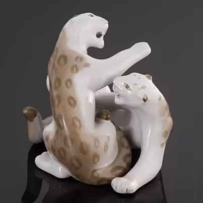 Статуэтка "Борющиеся барсы", скульптор Д. В. Горлов, Дмитровский фарфоровый завод (ДФЗ Вербилки)