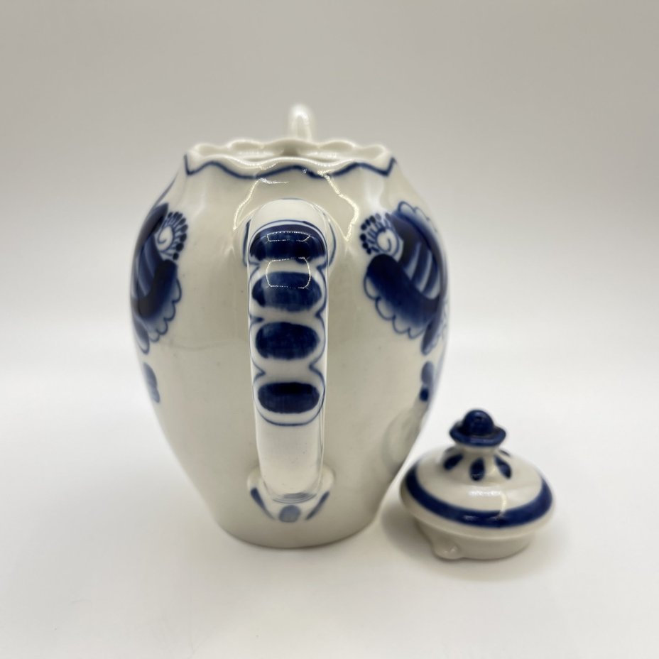 Чайник заварочный с цветочным декором, фарфор, роспись, Объединение «Гжель», СССР, 1970-1980 гг.