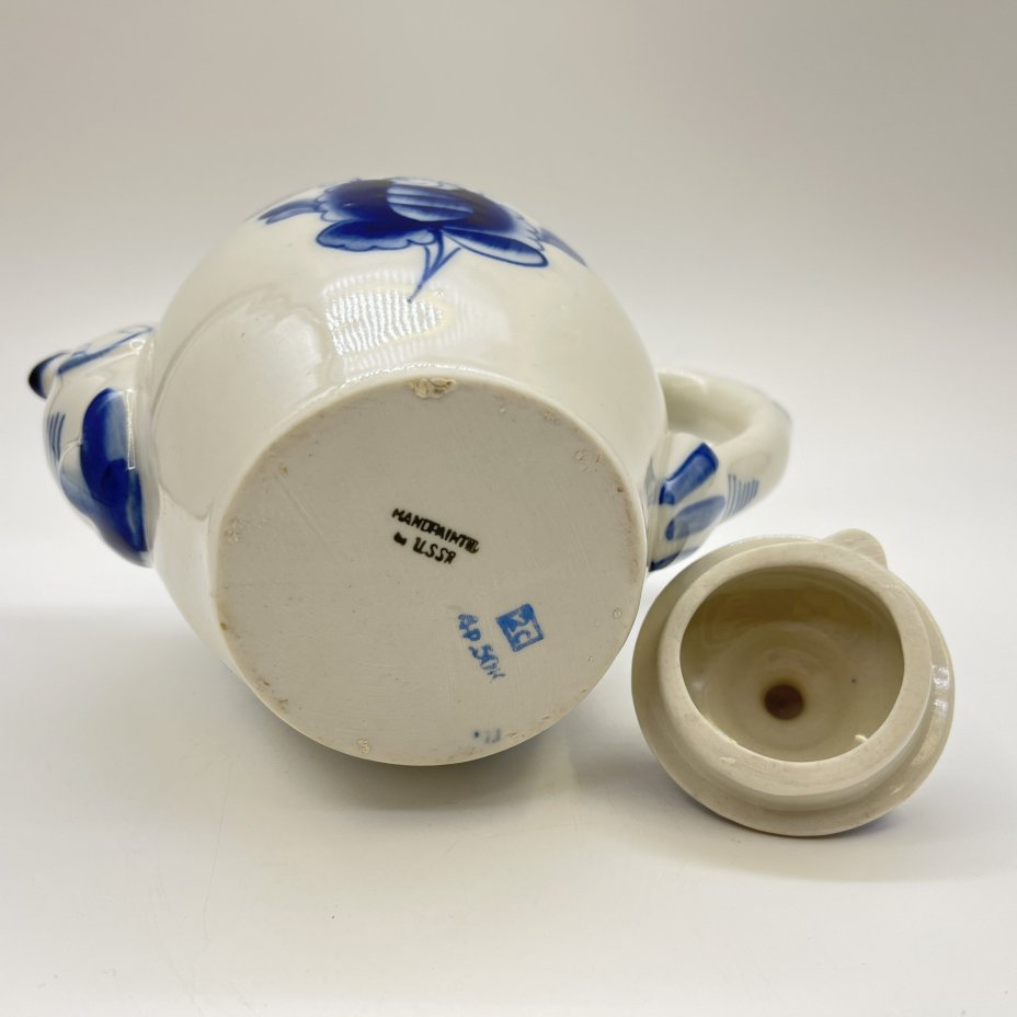 Чайник заварочный с цветочным декором, фарфор, роспись, Объединение «Гжель», СССР, 1970-1980 гг.