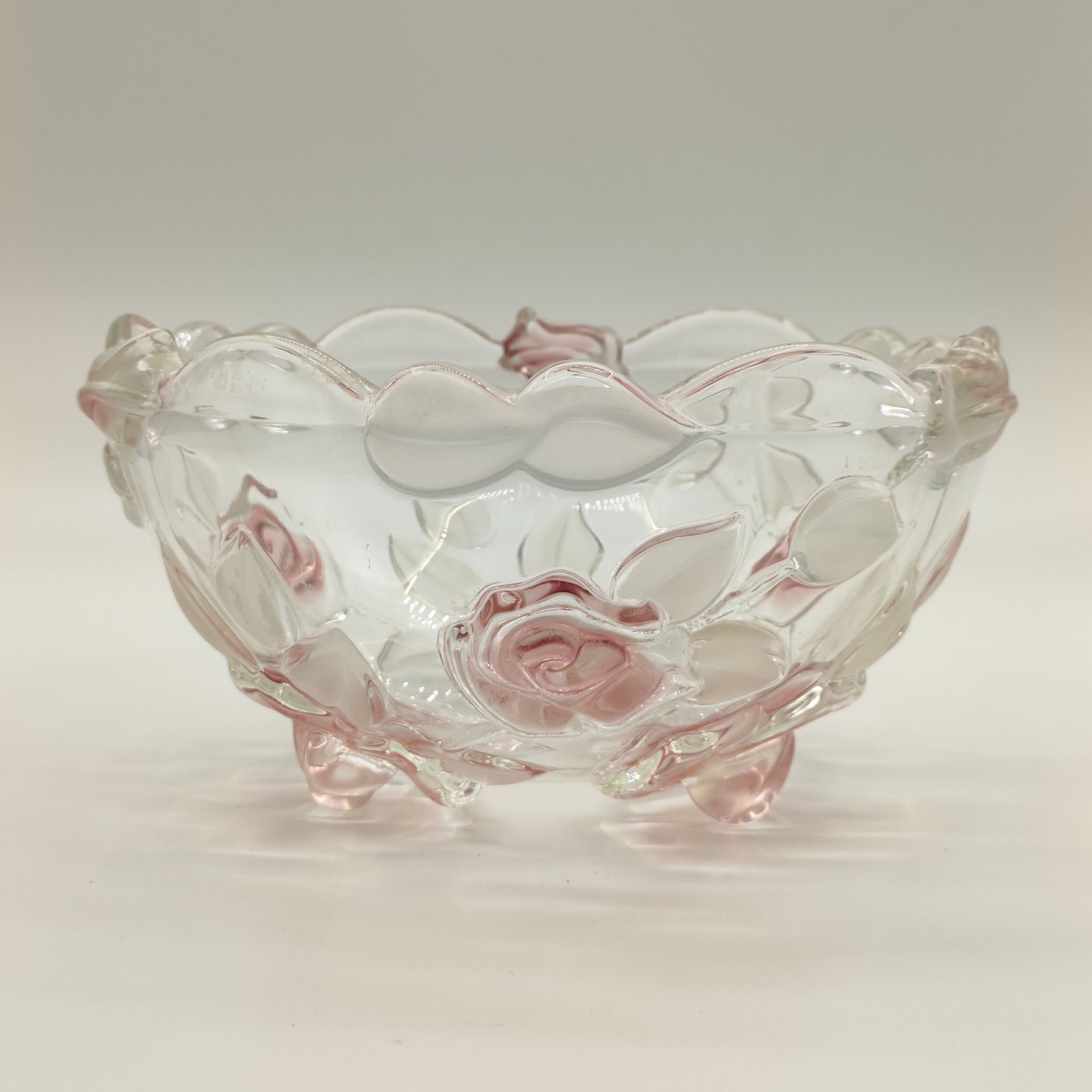 Ваза для конфет с цветочным декором и фигурным бортом, цветное стекло, матирование, Walther Glas, Германия, 1980-2000 гг.