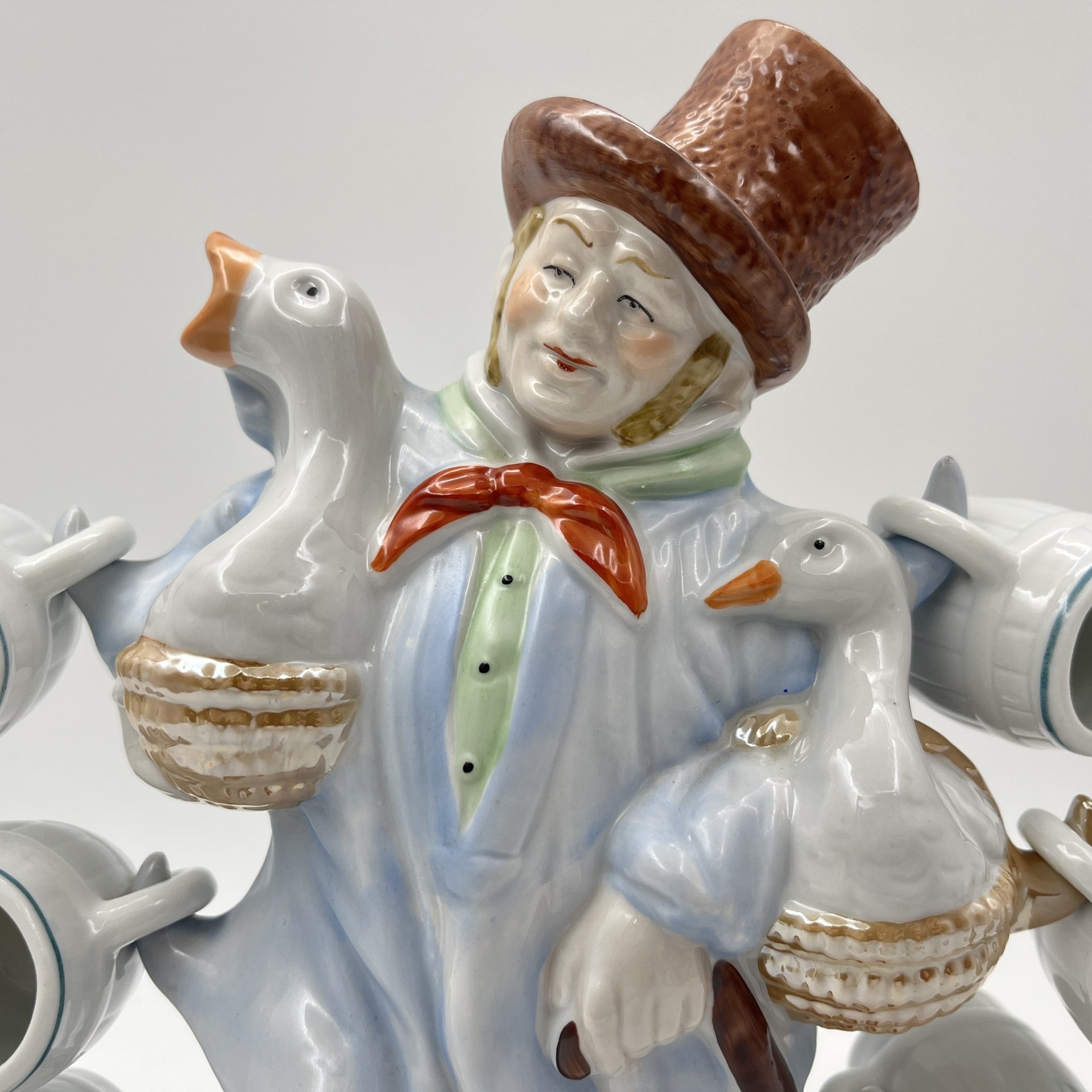 Штоф "Продавец гусей", фарфор, роспись, люстр, VEB Porzellanfiguren Lippelsdorf (Липпельсдорф), ГДР, 1974-1990 гг.