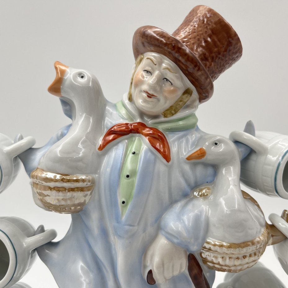 Штоф "Продавец гусей", фарфор, роспись, люстр, VEB Porzellanfiguren Lippelsdorf (Липпельсдорф), ГДР, 1974-1990 гг.