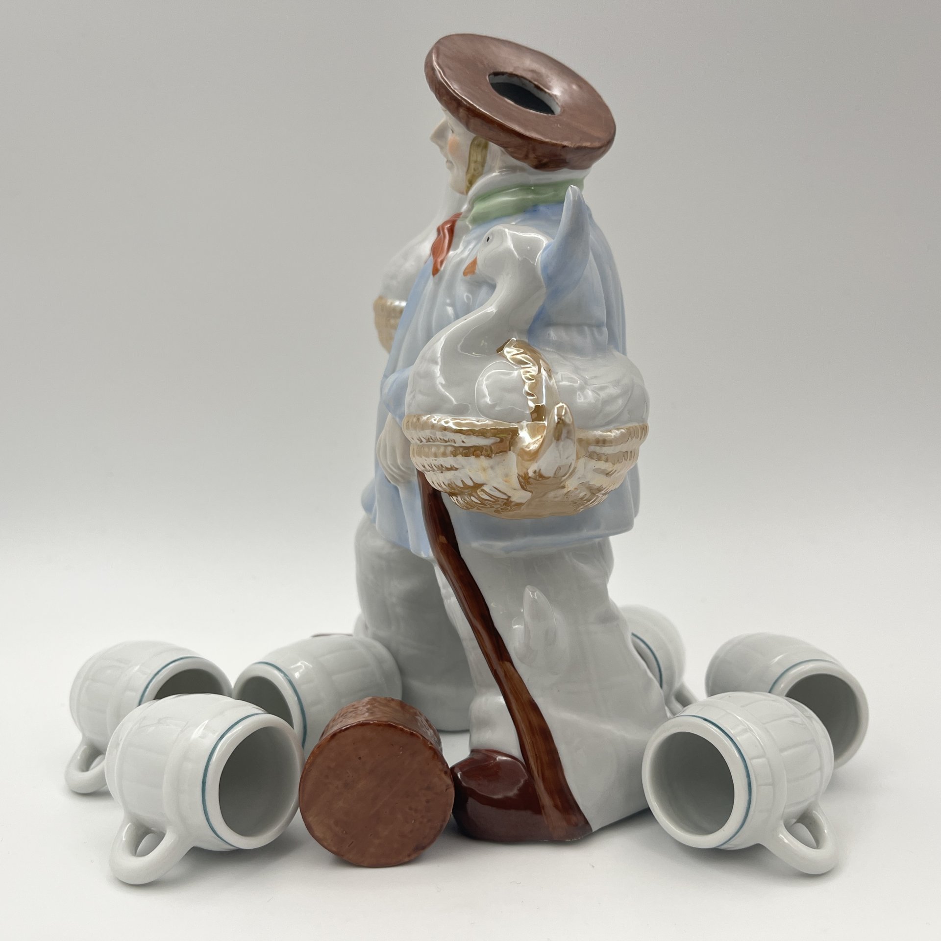 Штоф "Продавец гусей", фарфор, роспись, люстр, VEB Porzellanfiguren Lippelsdorf (Липпельсдорф), ГДР, 1974-1990 гг.