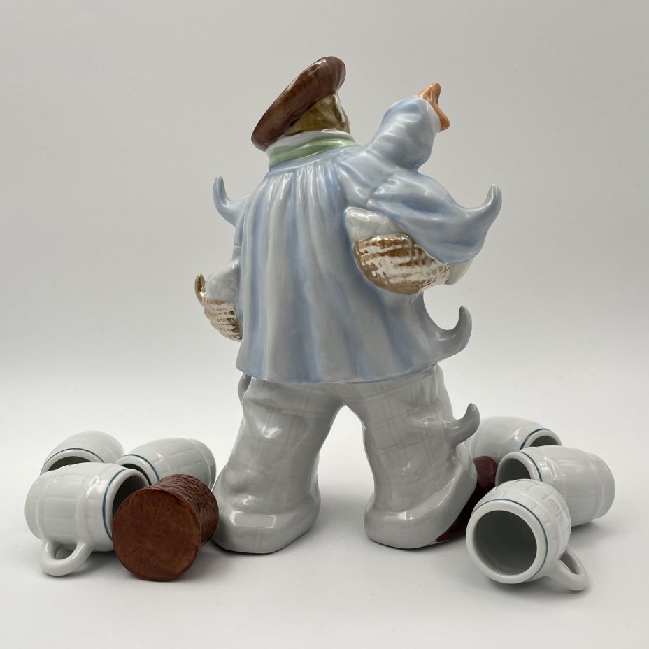 Штоф "Продавец гусей", фарфор, роспись, люстр, VEB Porzellanfiguren Lippelsdorf (Липпельсдорф), ГДР, 1974-1990 гг.