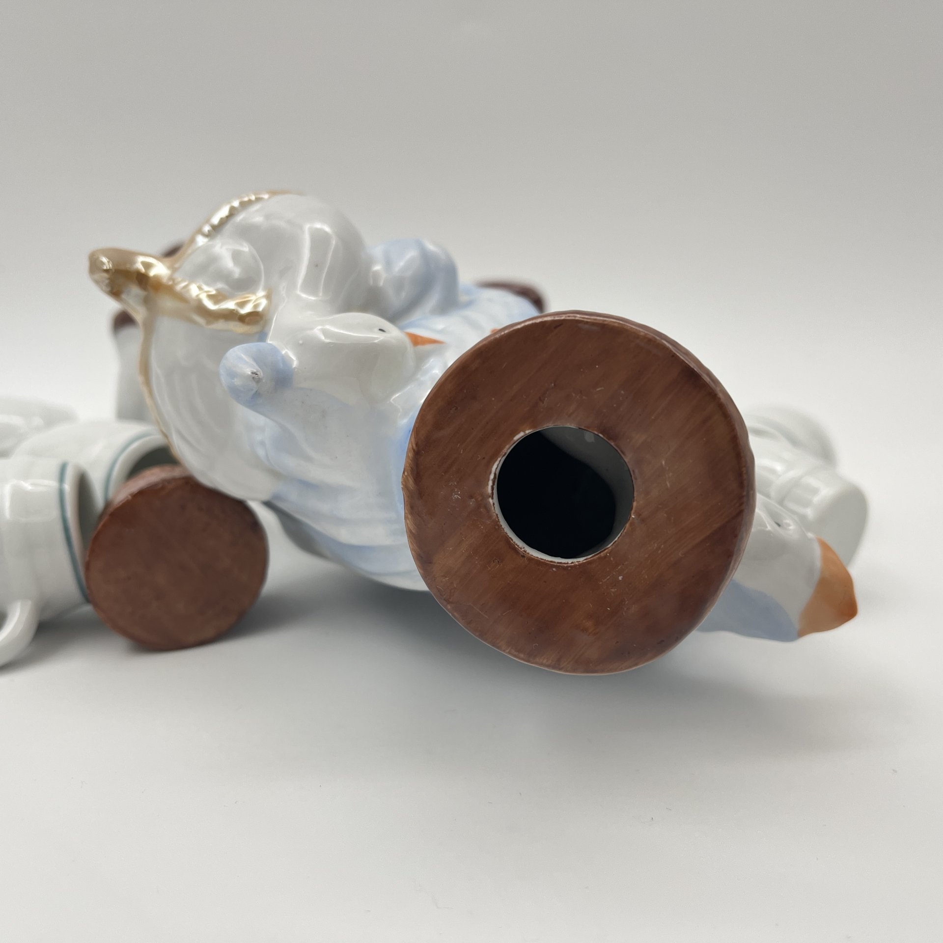 Штоф "Продавец гусей", фарфор, роспись, люстр, VEB Porzellanfiguren Lippelsdorf (Липпельсдорф), ГДР, 1974-1990 гг.