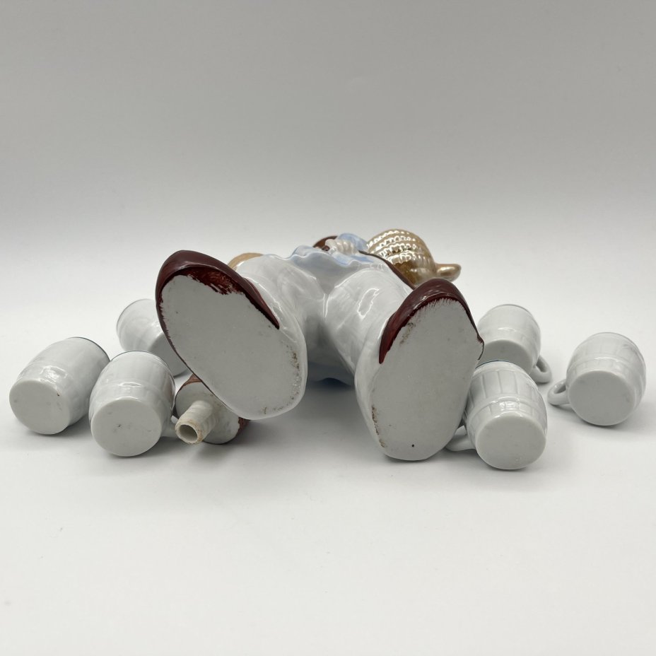 Штоф "Продавец гусей", фарфор, роспись, люстр, VEB Porzellanfiguren Lippelsdorf (Липпельсдорф), ГДР, 1974-1990 гг.