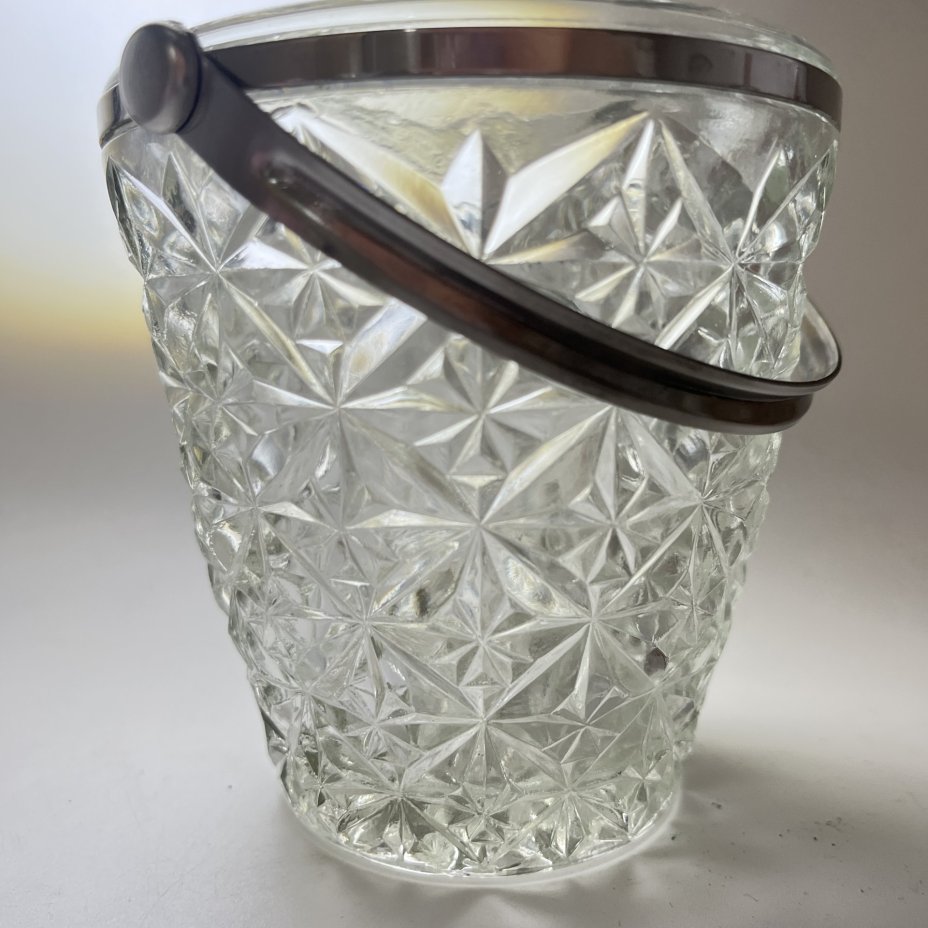 Конфетница в виде ведерка с ручкой