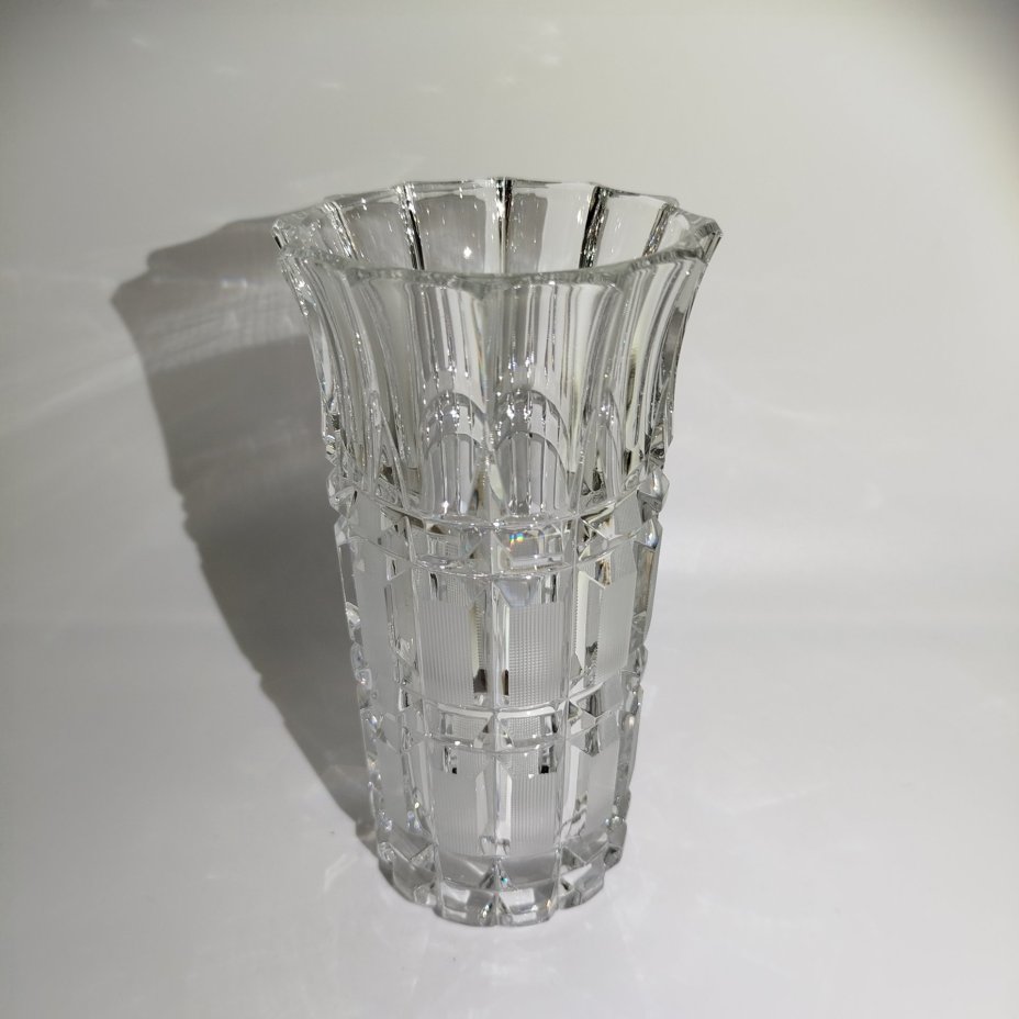 Ваза для цветов "Новоселье" (низкая), автор А.М. Остроумов, хрусталь, алмазная грань, Ленинградский завод художественного стекла (ЛЗХС), СССР, 1980-1990 гг.