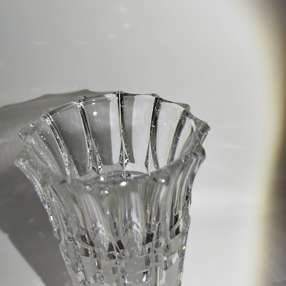 Ваза для цветов "Новоселье" (низкая), автор А.М. Остроумов, хрусталь, алмазная грань, Ленинградский завод художественного стекла (ЛЗХС), СССР, 1980-1990 гг.