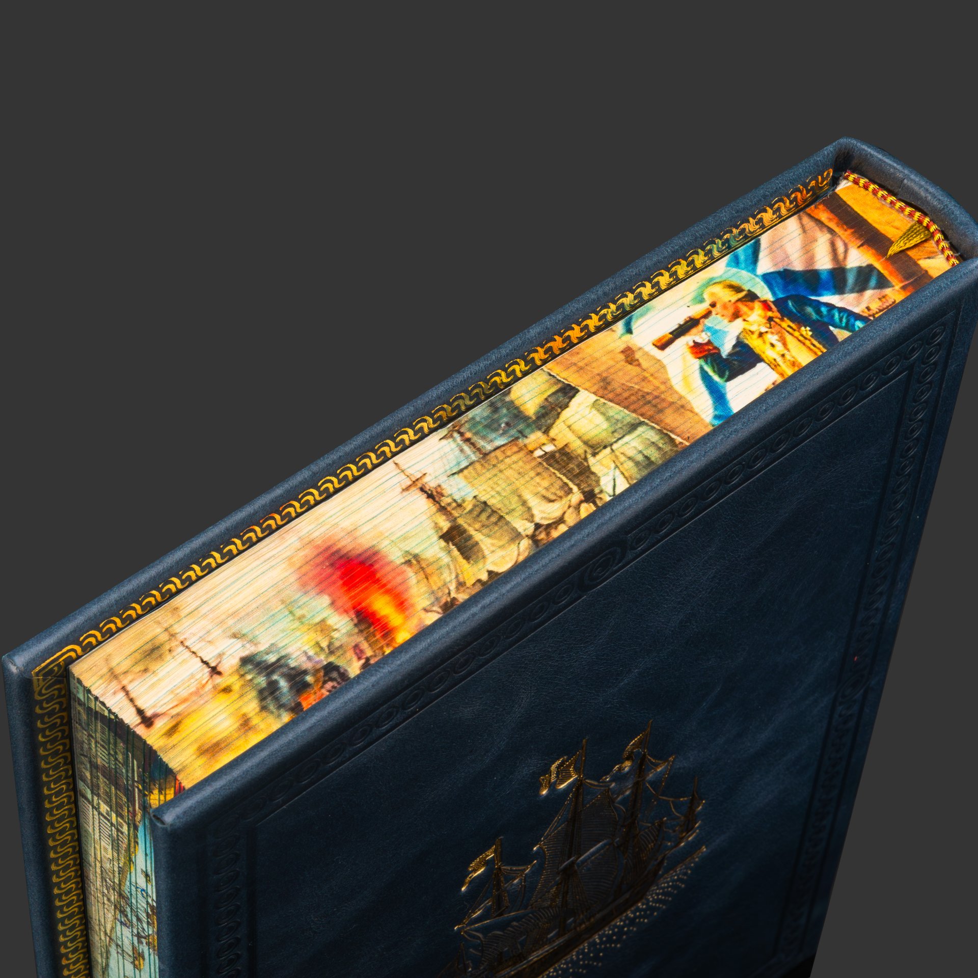 Книга в кожаном переплете "История Российского флота"