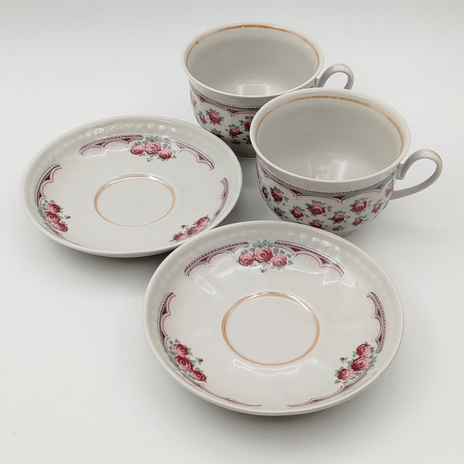 Набор из 2-х чайных пар, украшенных цветочным декором