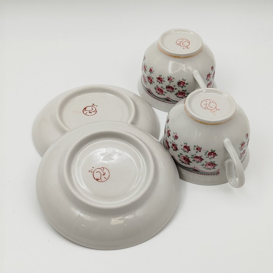 Набор из 2-х чайных пар, украшенных цветочным декором