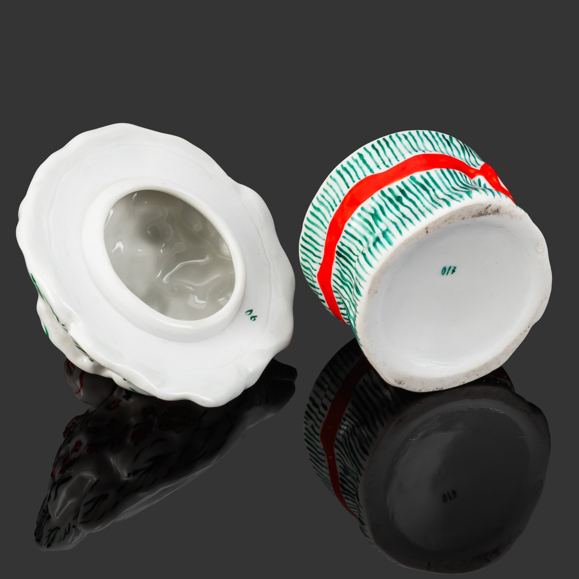 [Редкость] Пудреница с крышкой "Букетик", автор А.В. Щекатихина (Щекотихина)-Потоцкая, фарфор, роспись, Ленинградский фарфоровый завод (ЛФЗ), СССР, 1940-1960 гг.