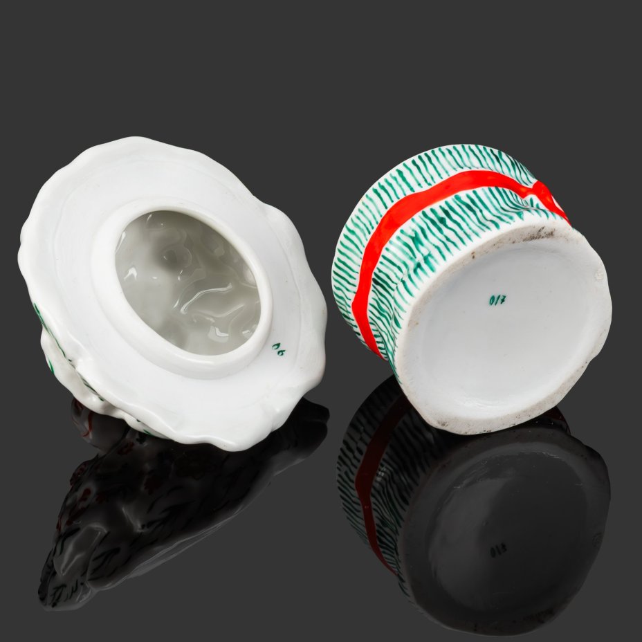 [Редкость] Пудреница с крышкой "Букетик", автор А.В. Щекатихина (Щекотихина)-Потоцкая, фарфор, роспись, Ленинградский фарфоровый завод (ЛФЗ), СССР, 1940-1960 гг.