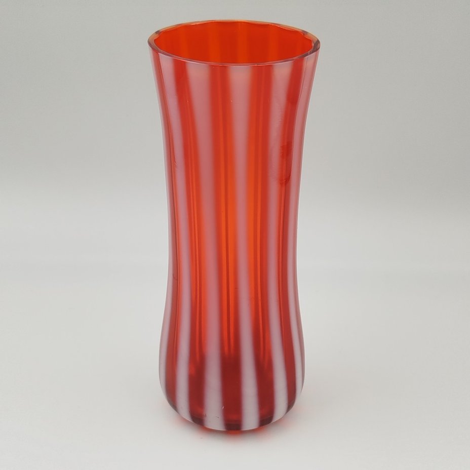 Ваза цилиндрической формы с вертикальными полосами, стекло, сульфидно-цинковое, Стекольный завод «Красный май», СССР, 1960-1980 гг.