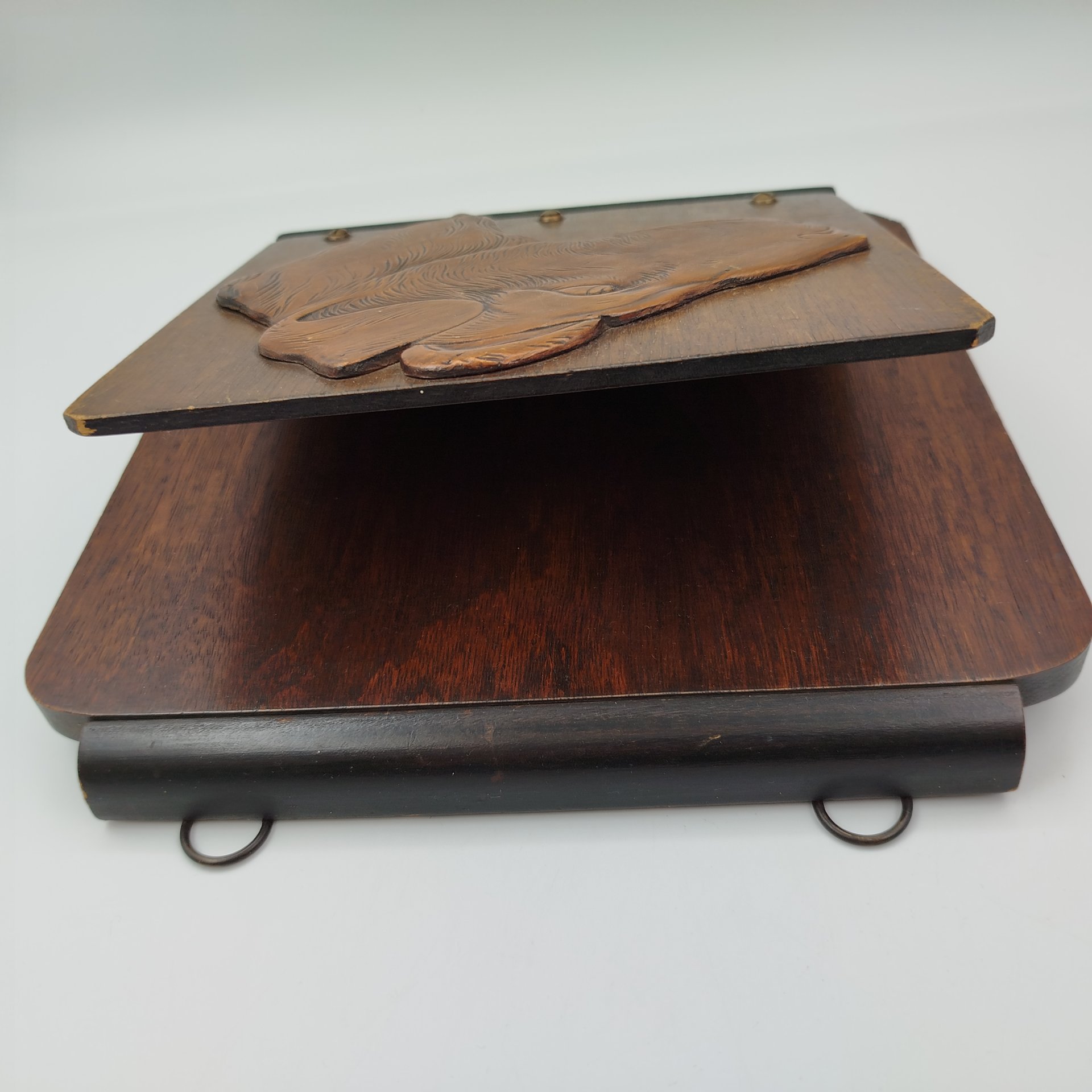 Газетница подвесная (полка для газет), декорированная профилем терьера