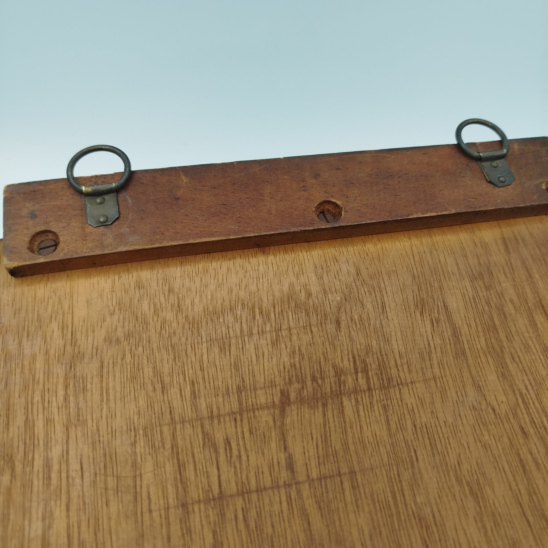 Газетница подвесная (полка для газет), декорированная профилем терьера