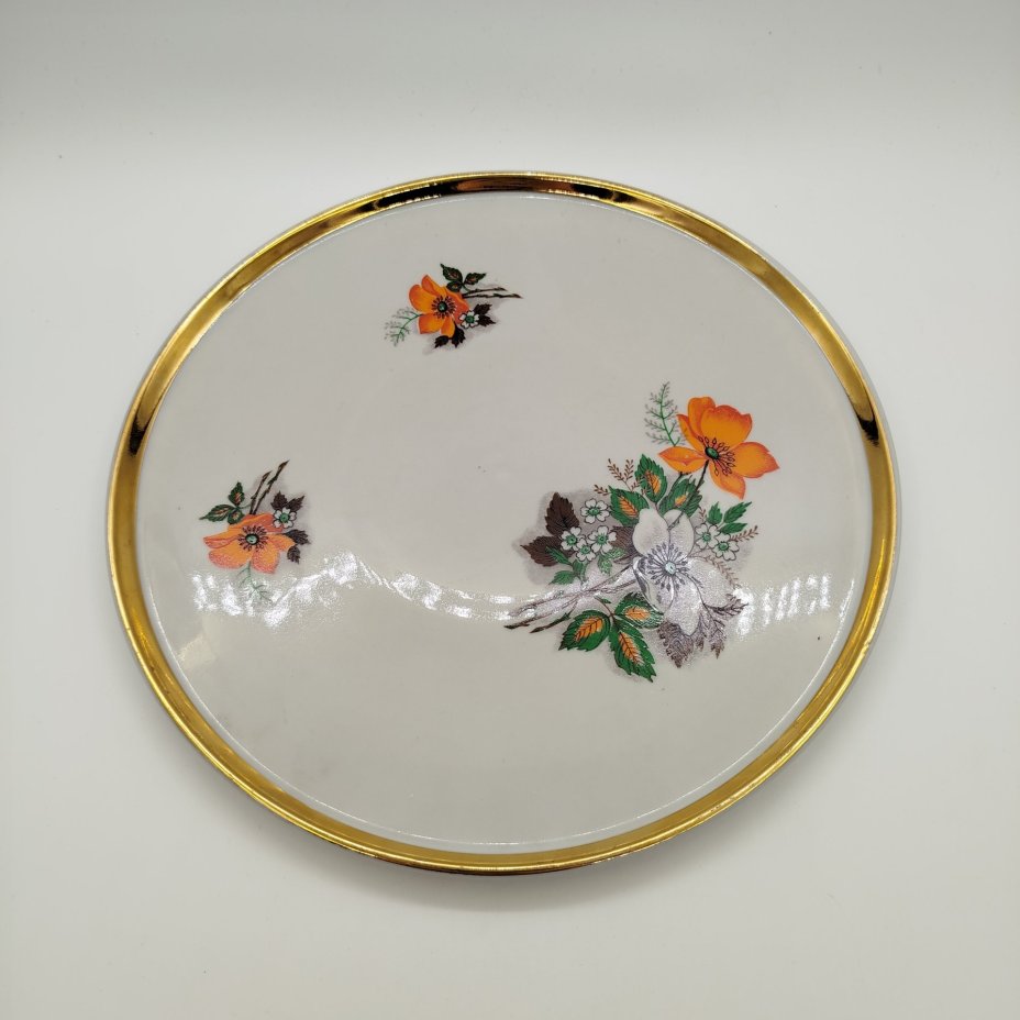 Блюдо сервировочное округлой формы с цветочным декором, фарфор, деколь, золочение, Дулевский фарфоровый завод (Дулёво), СССР, 1990 г.