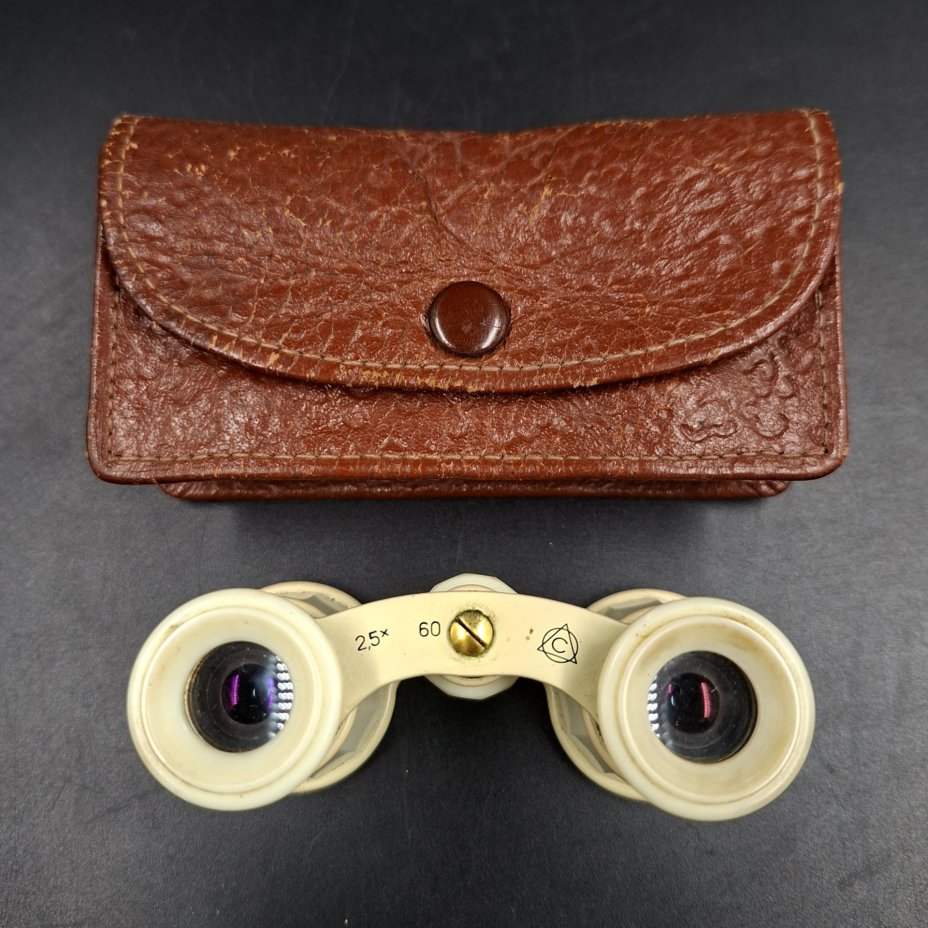 Бинокль театральный в кофре, металл, пластик, стекло, искусственная кожа, Лыткаринский завод оптического стекла (ЛЗОС), СССР, 1950-1980 гг.