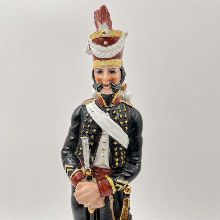 Статуэтка "Гренадер" из серии "Армия Наполеона", мануфактура Muhr (г. Шарлеруа)