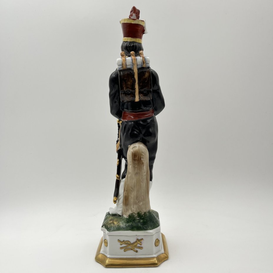 Статуэтка "Гренадер" из серии "Армия Наполеона", мануфактура Muhr (г. Шарлеруа)