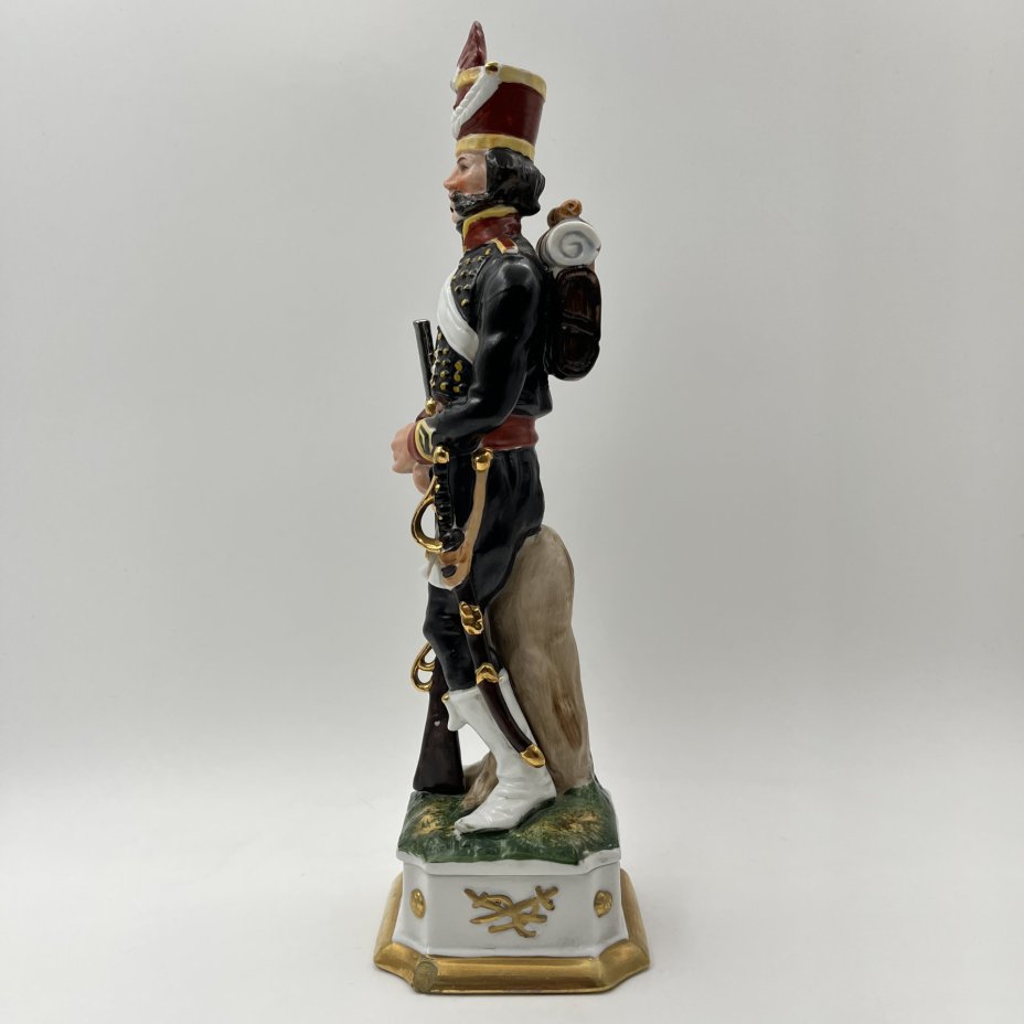 Статуэтка "Гренадер" из серии "Армия Наполеона", мануфактура Muhr (г. Шарлеруа)