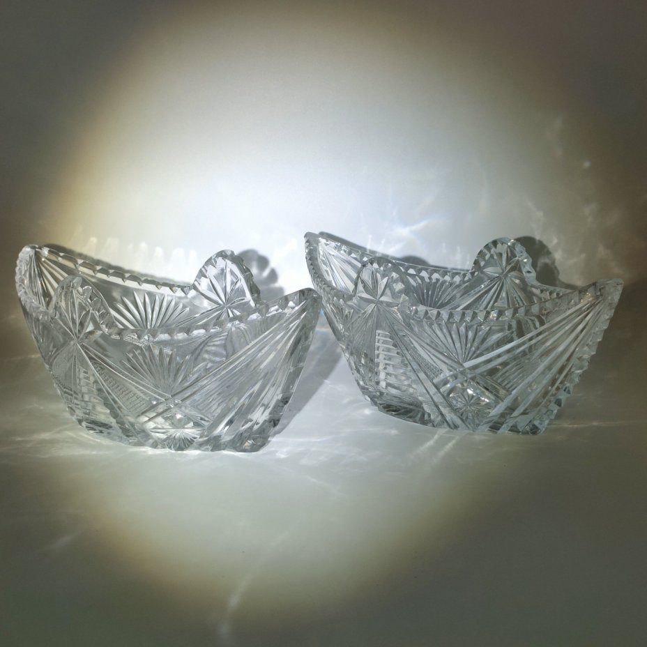 Набор из 2-х салатников в форме ладьи с резным геометрическим декором (в подборе)