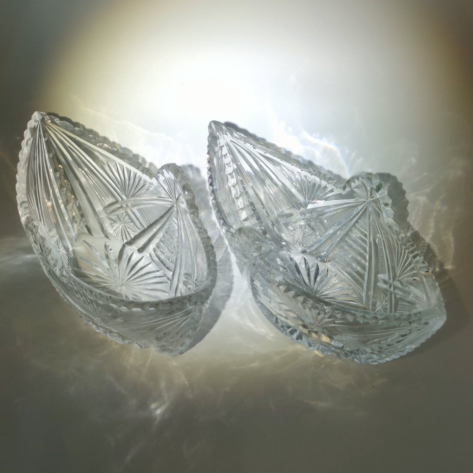 Набор из 2-х салатников в форме ладьи с резным геометрическим декором (в подборе)