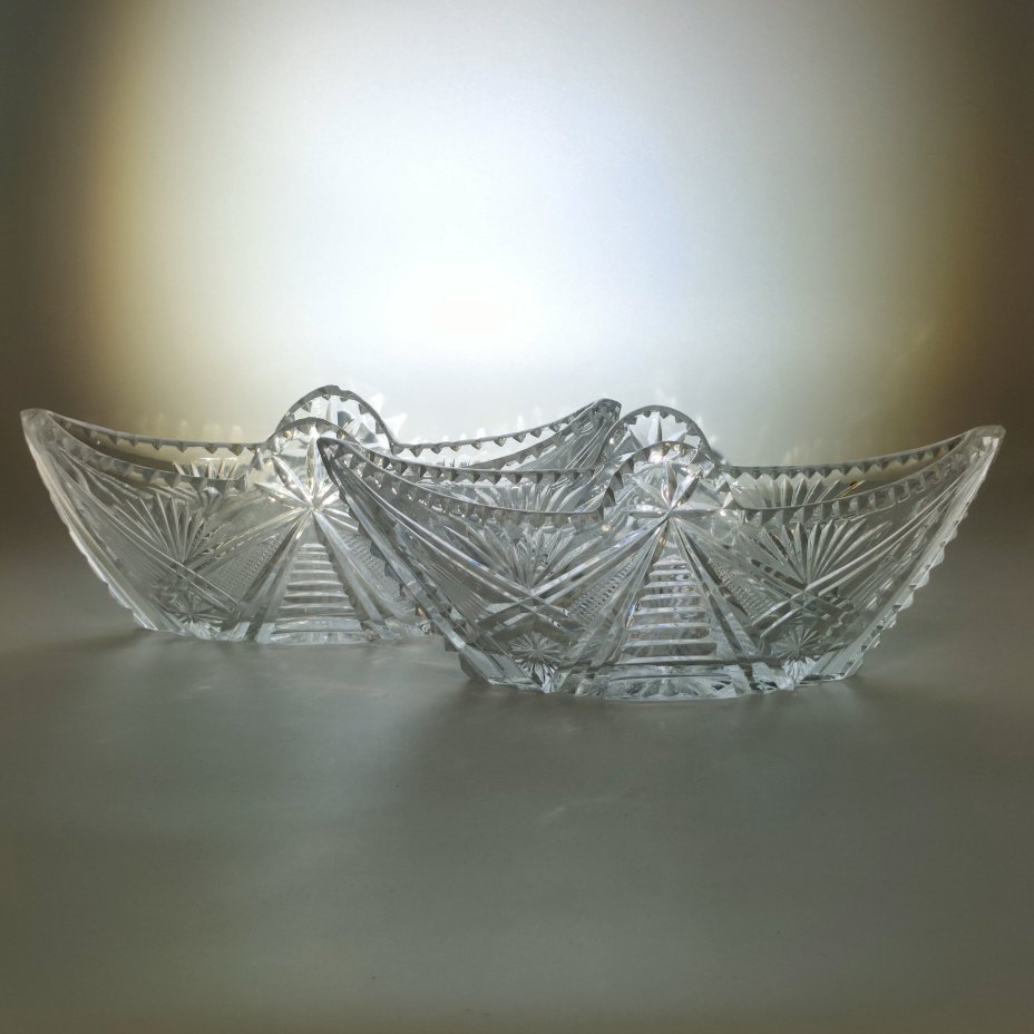 Набор из 2-х салатников в форме ладьи с резным геометрическим декором (в подборе)