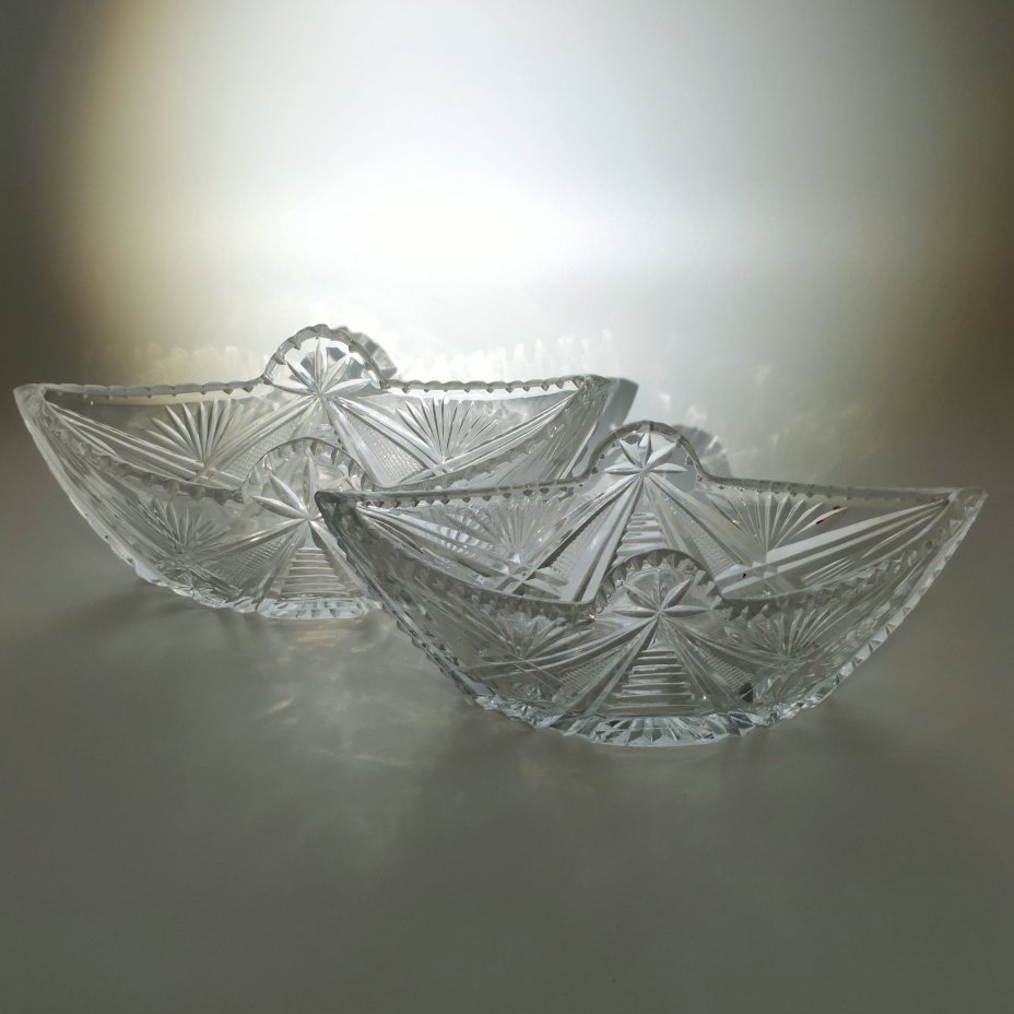 Набор из 2-х салатников в форме ладьи с резным геометрическим декором (в подборе)