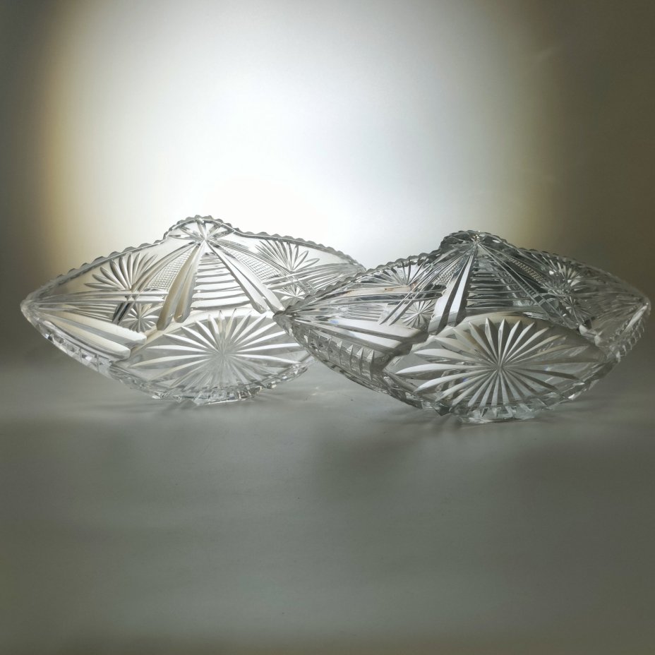 Набор из 2-х салатников в форме ладьи с резным геометрическим декором (в подборе)