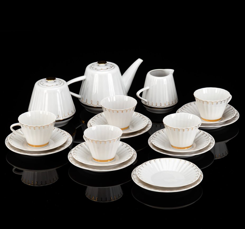 Сервиз чайный "Золотая арабеска" на 5 персон (20 предметов), форма "Каннелюрный", автор формы Ольшевский В.Н., автор рисунка Паникова К.Н.