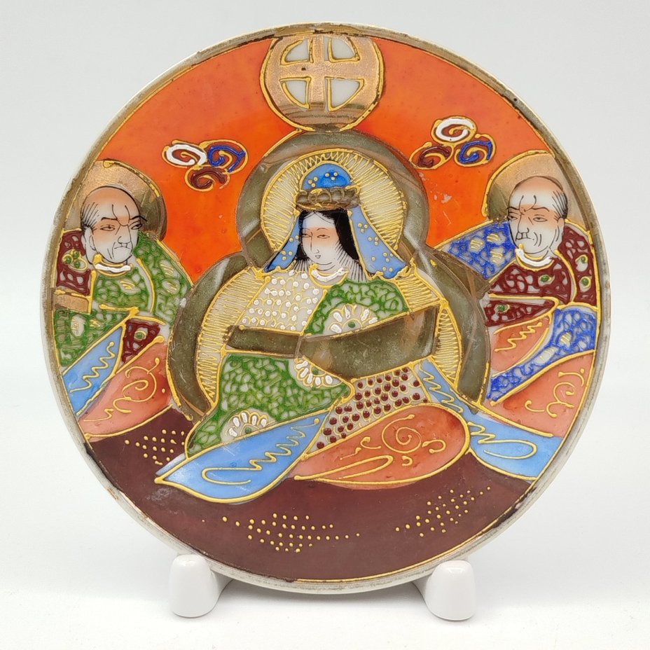 Блюдце "Архаты", выполненное в стилистике Сацума (Satsuma), фарфор, роспись, золочение, Япония, 1960-1980 гг.