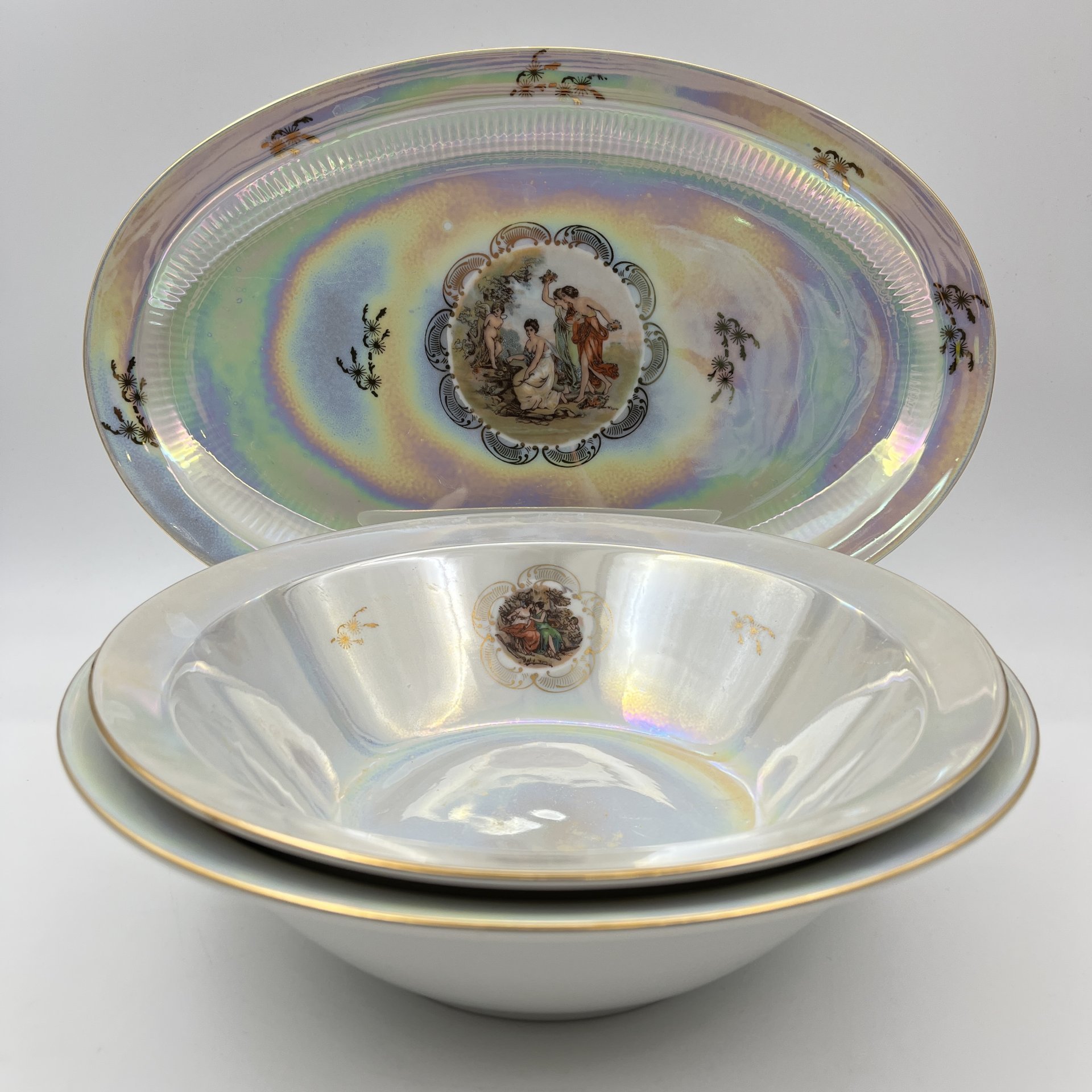 Набор сервировочный "Мадонна" (2 салатника и блюдо), фарфор, люстр, деколь, золочение, Weisswasser Porzellan, ГДР, 1970-1990 гг.