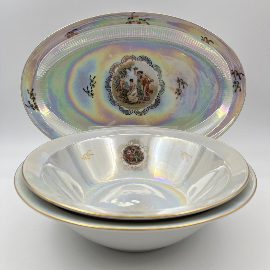 Набор сервировочный "Мадонна" (2 салатника и блюдо), фарфор, люстр, деколь, золочение, Weisswasser Porzellan, ГДР, 1970-1990 гг.