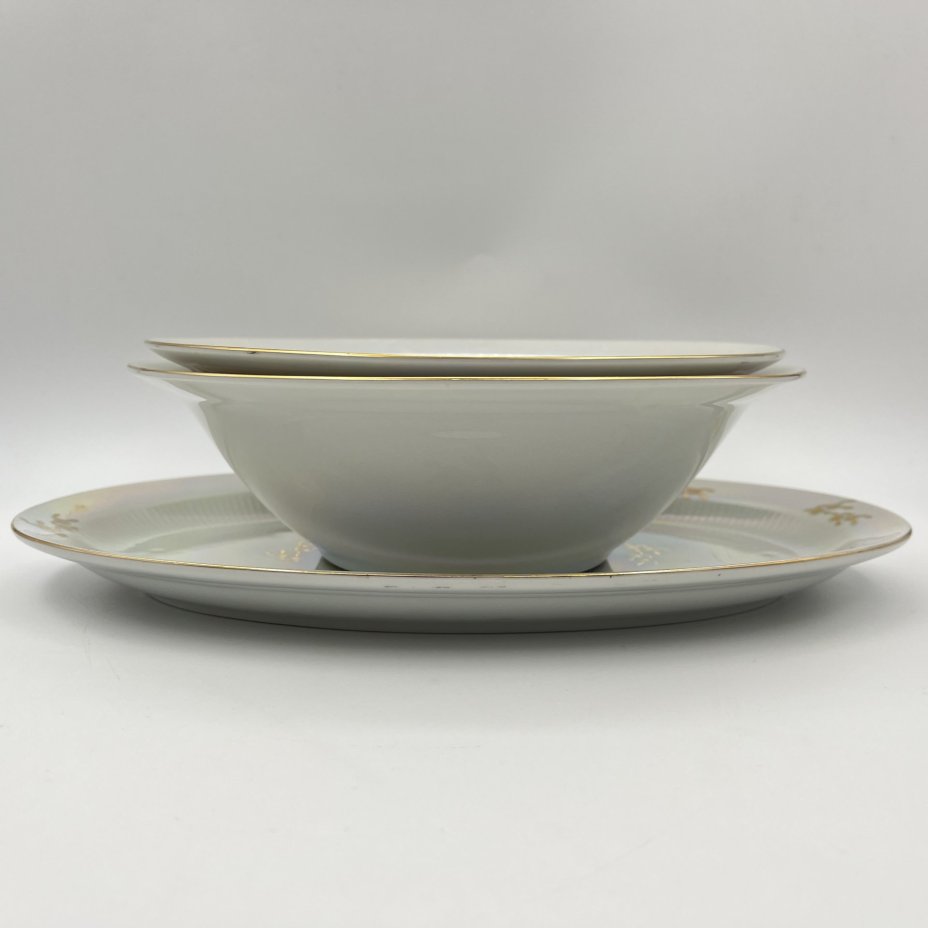 Набор сервировочный "Мадонна" (2 салатника и блюдо), фарфор, люстр, деколь, золочение, Weisswasser Porzellan, ГДР, 1970-1990 гг.